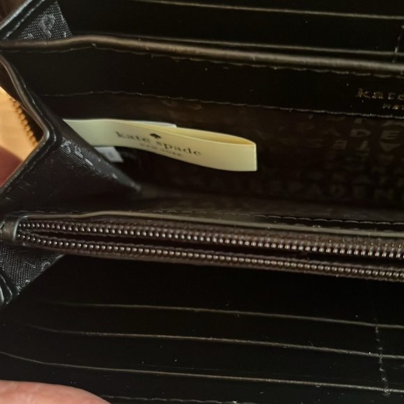 KATE SPADE QUILTED GUN METAL GRAY ZIPPY WALLET NWT - Picture 4 of 9